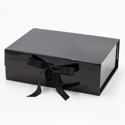 Политура черных подарочных коробок одежды 2mm трудных лоснистая с ручкой строки